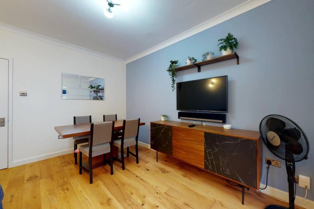 Lovely 2-Bedroom Flat Near Highgate London Bagian luar foto